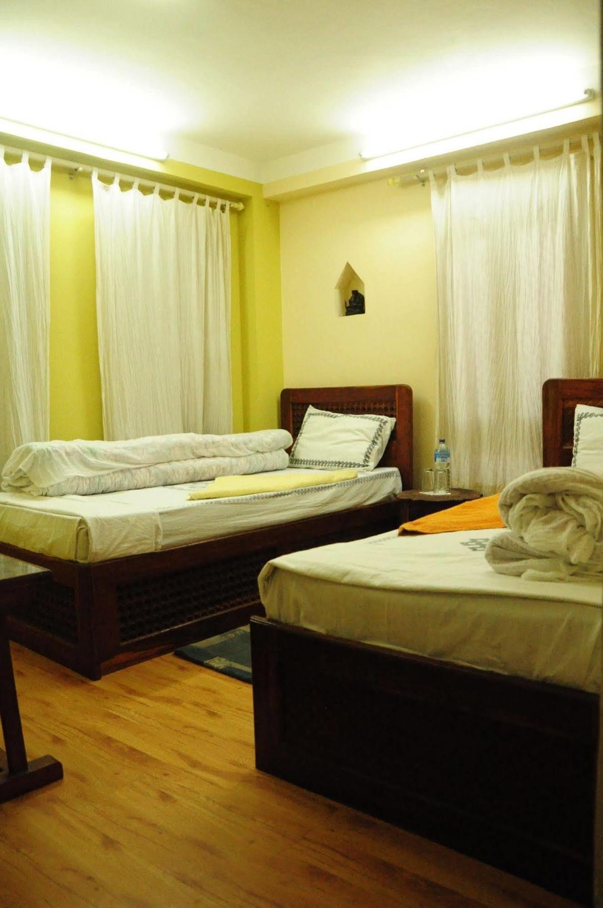 Sunny Guest House And Cafe Бактапур Екстериор снимка